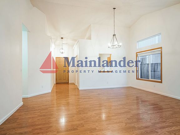 2nd image of 445 SE 71st Pl