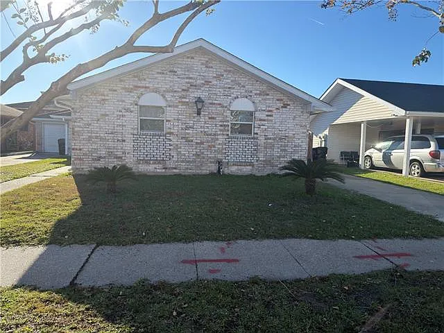 7042 Yorktown Dr — Photo 1
