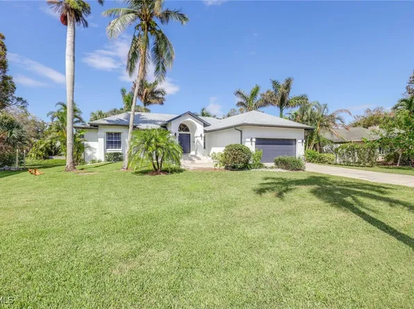 428 Sharwood Dr, Naples, FL 34110