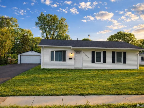 6466 Marcy St, Brighton, MI 48116
