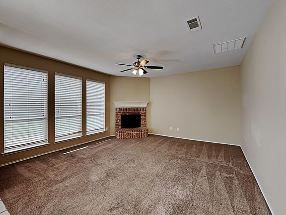 4th image of 4412 Emerald Leaf Dr