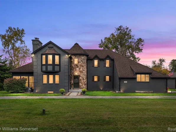 52401 Baker Rd, Chesterfield, MI 48047