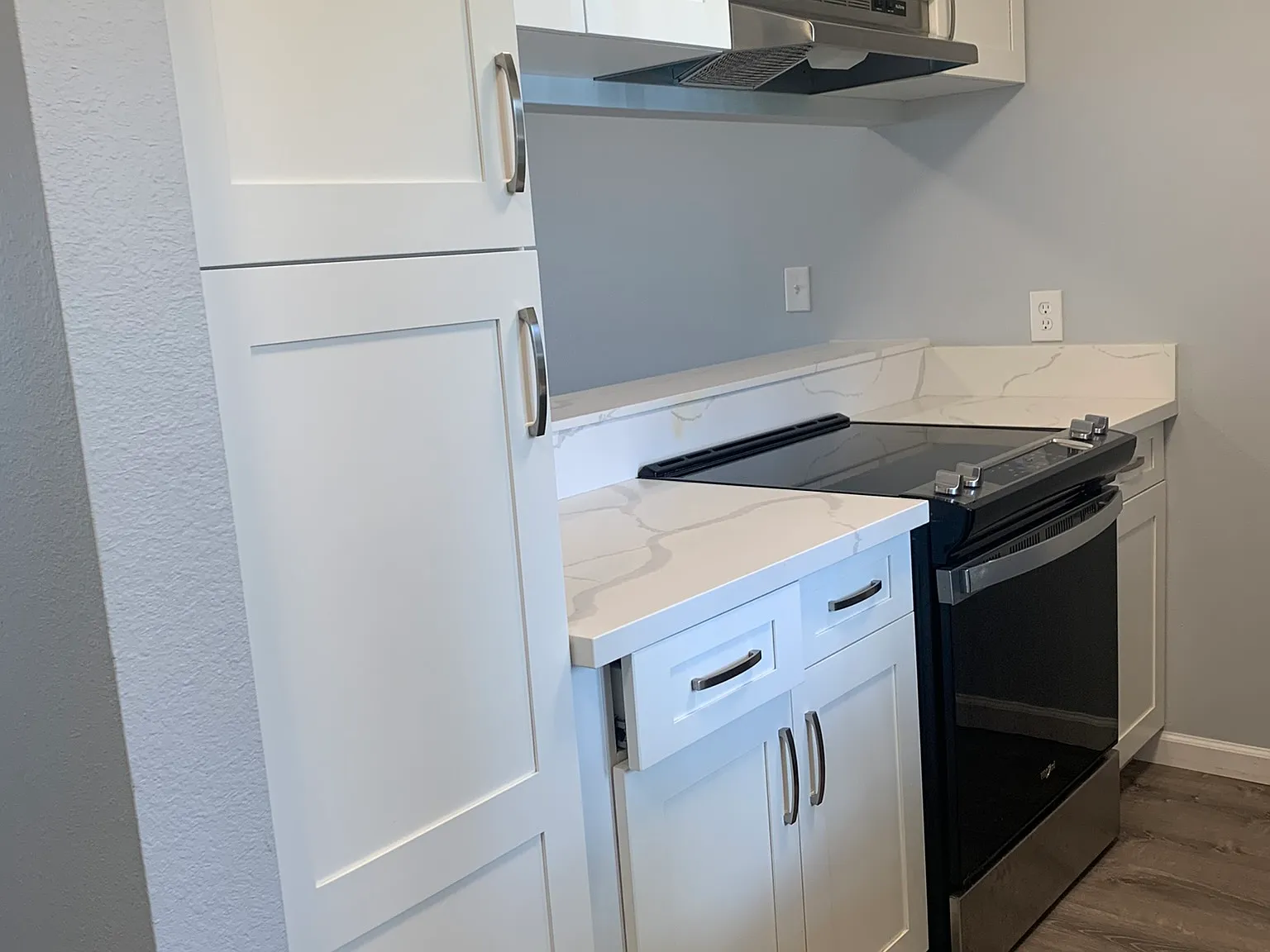 2 bed, 650 sqft, $2,700 — Photo 2