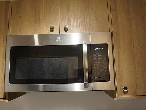 3rd image of 9001 Orion Ave APT 17