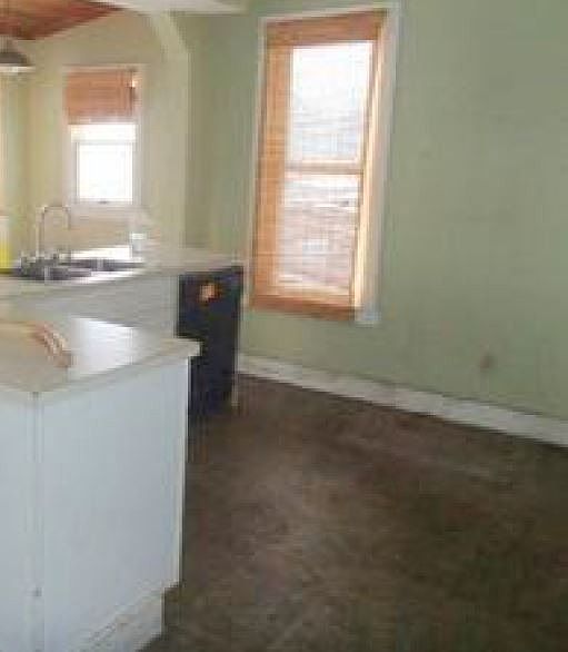 2nd image of 1025 Court St