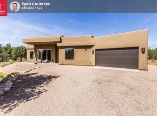649 N Rock Garden Ln, Dammeron Valley, UT 84783