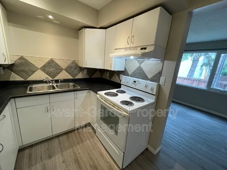 14125 82nd St NW — Photo 8