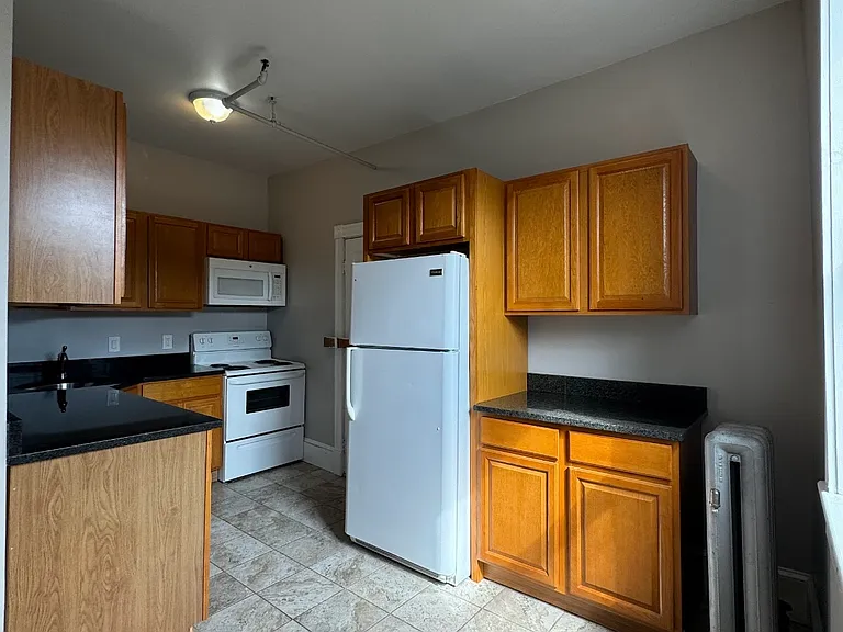1024 Commonwealth Ave #502 — Photo 4