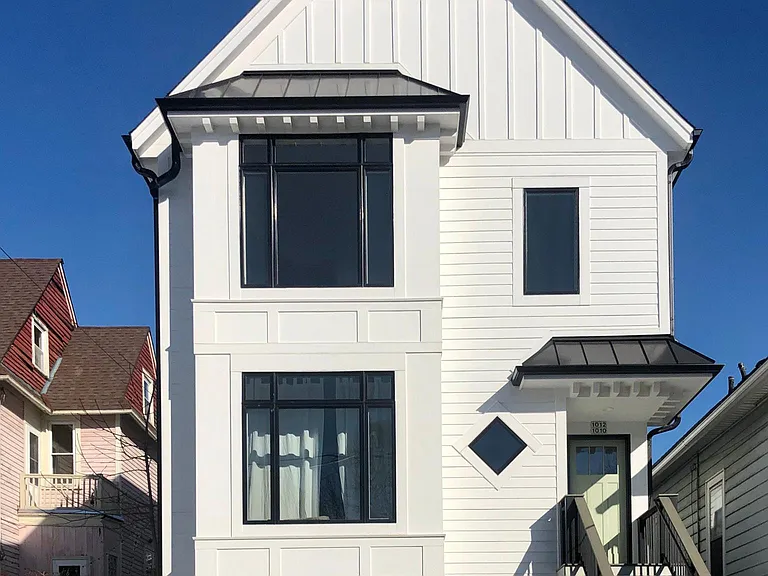 Front / Garage
