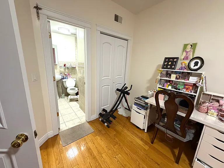 188 Bay 17th St #3 — Photo 3