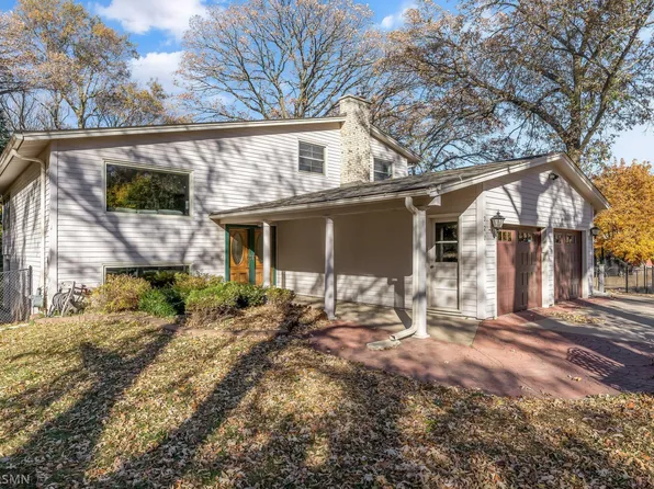 320 E 135th St, Burnsville, MN 55337