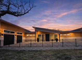 10080 Fm 682, Yoakum, TX 77995