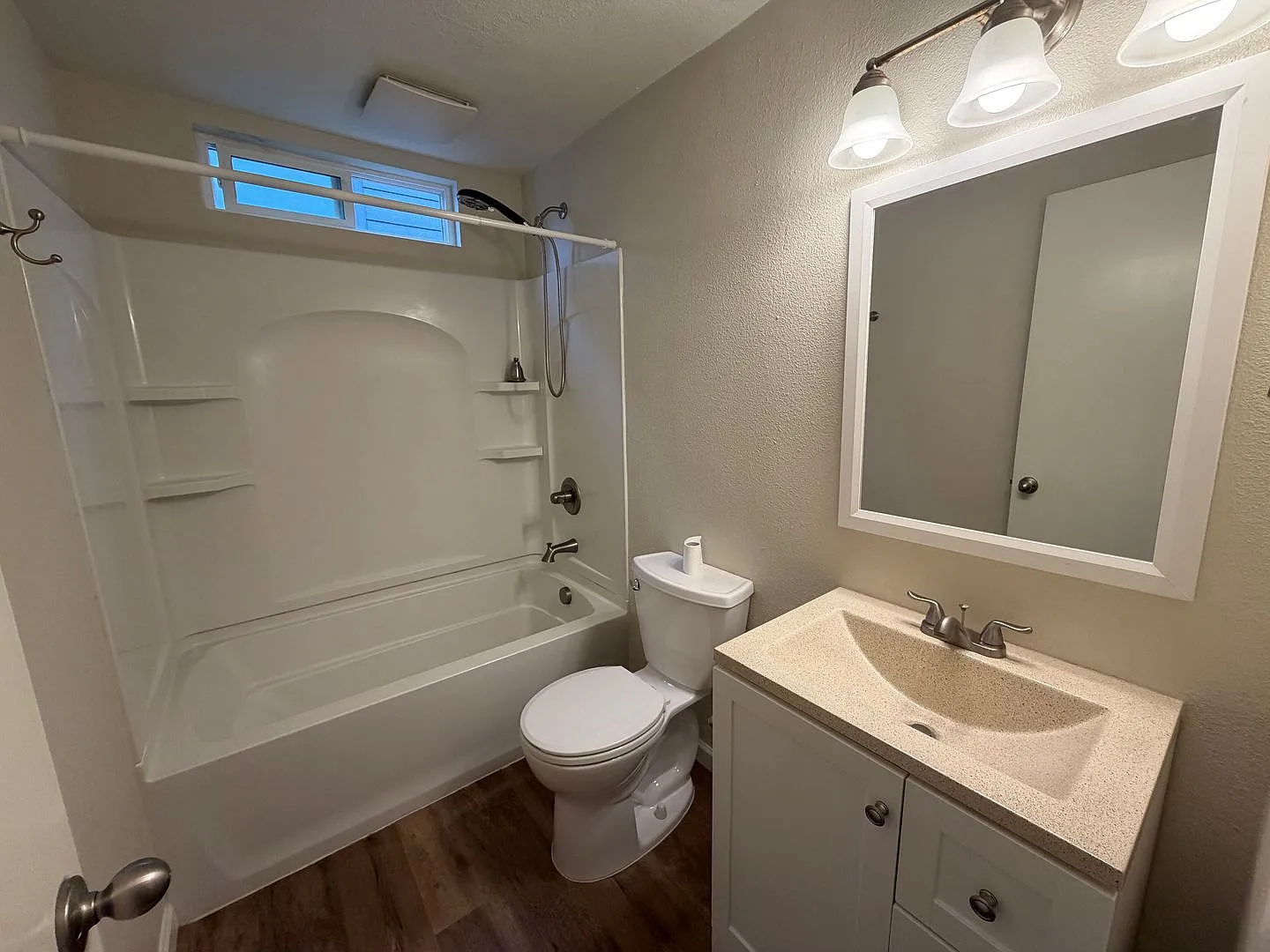 218 - Pioneer Apartments — Photo 4