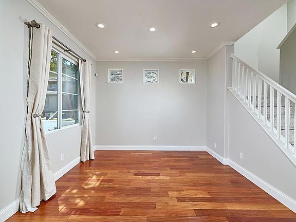 3rd image of 402 Paseo Del Concho
