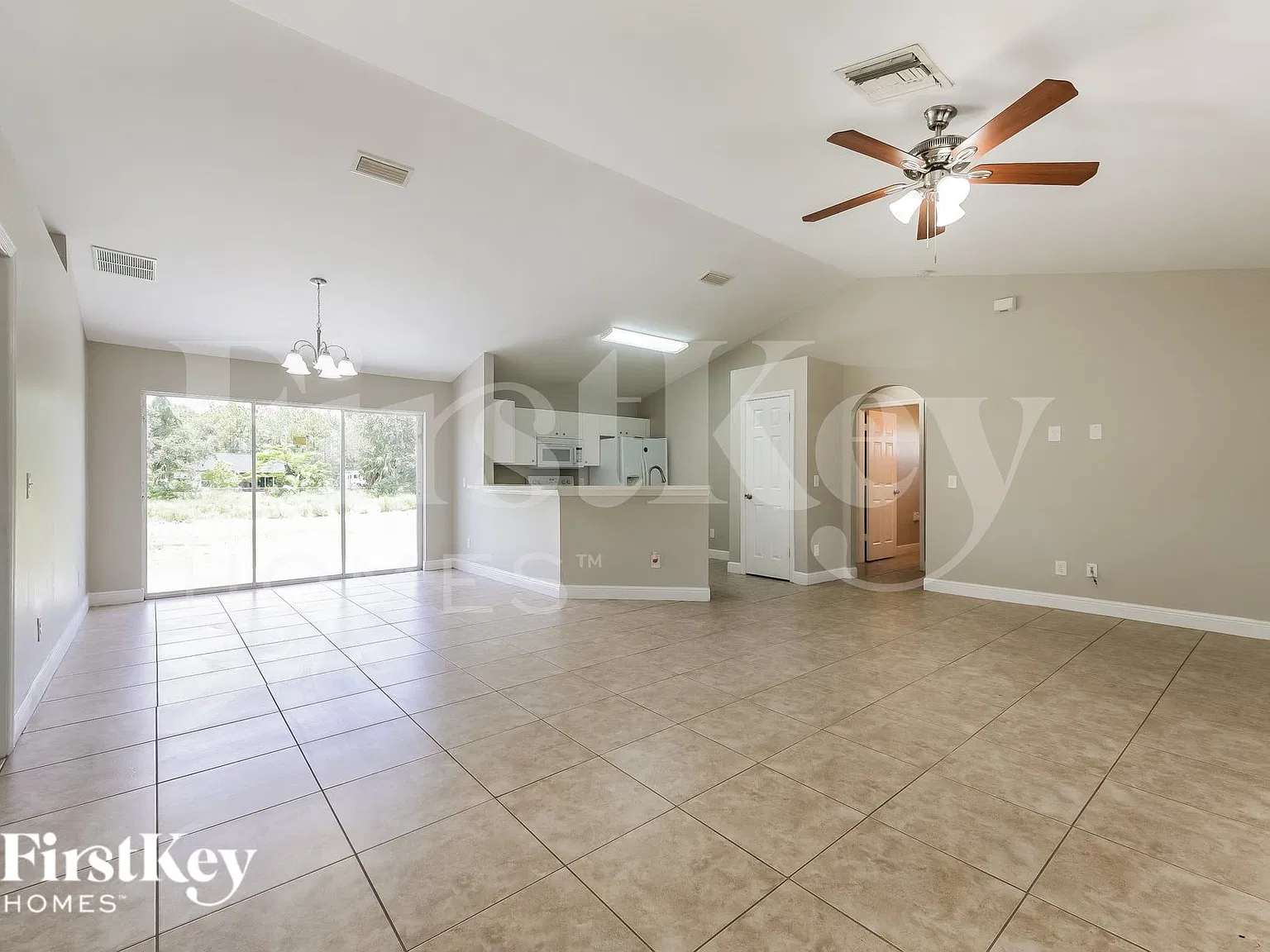 3 bed, 2.0 bath, 1314 sqft, $1,950 — Photo 3