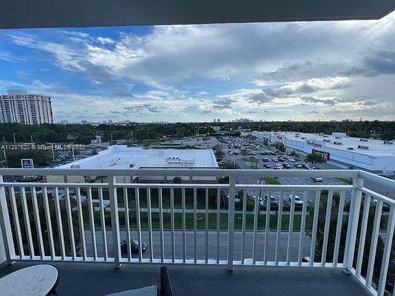 3rd image of 1251 NE 108th St APT 811