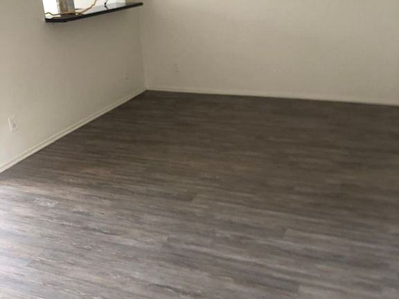 4th image of 1050 S Westmoreland Ave APT 108