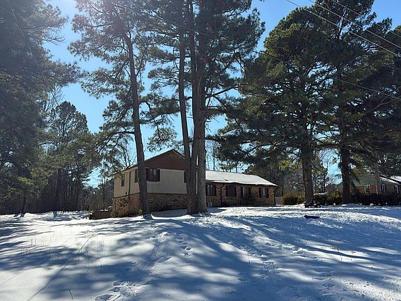 3rd image of 1307 Bennett Dr