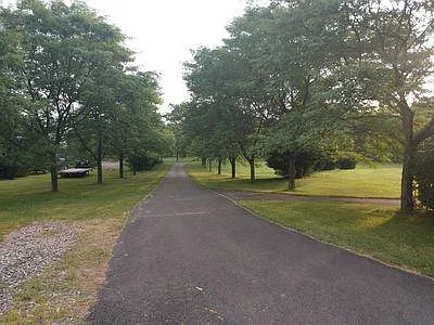 4 bed, 5172 sqft, $10,000 — Photo 3