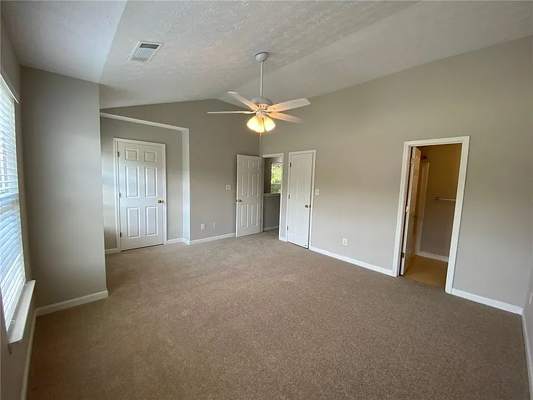 677 Kenridge Dr — Photo 28