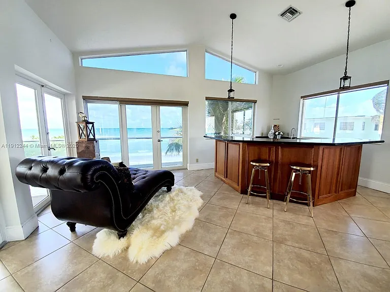 302 Balboa St — Photo 9