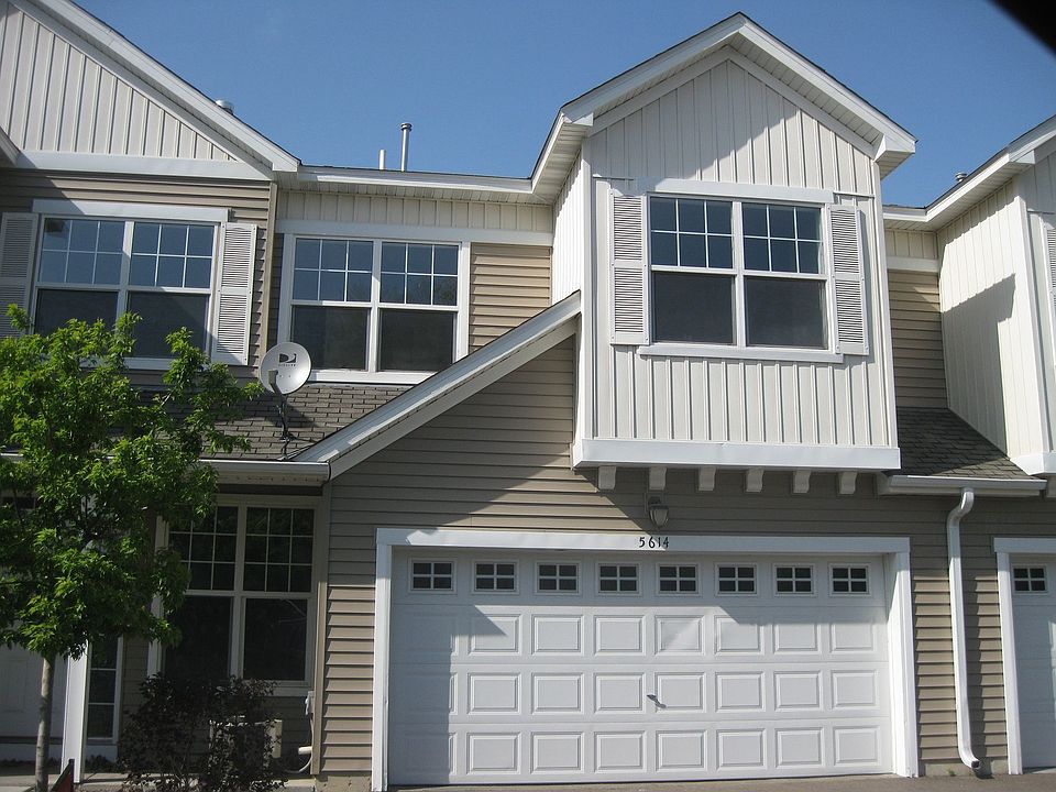Great opportunity! Super convenient location!