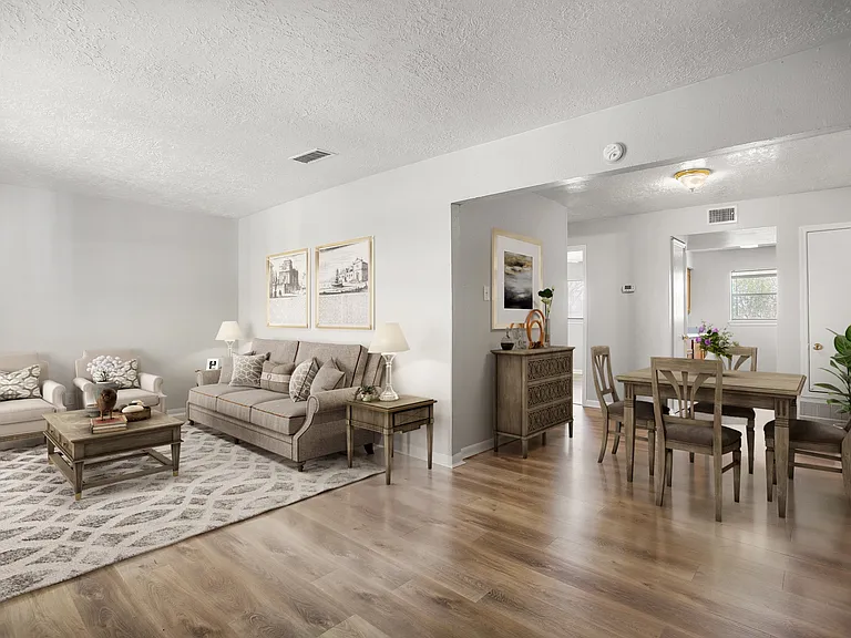Casa Grande Apartments — Photo 16