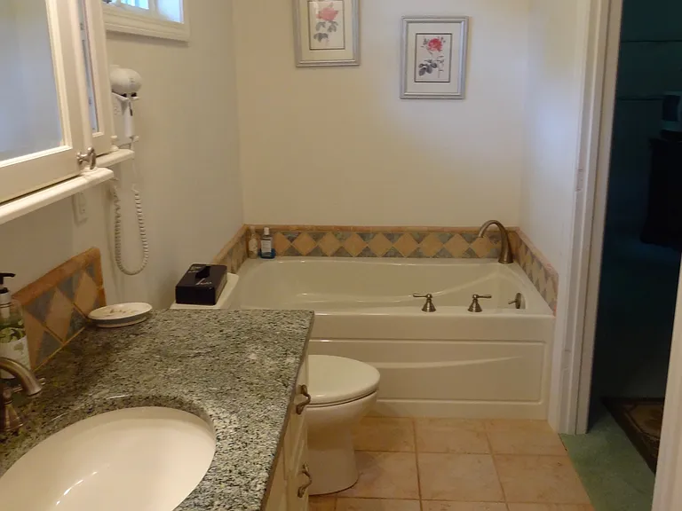 12 Westover Ln — Photo 17