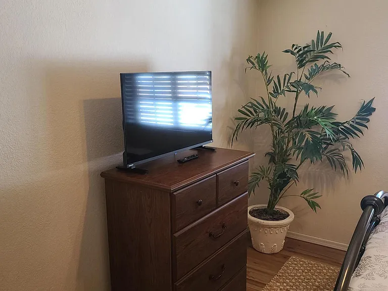 2010 Bombay Dr — Photo 11