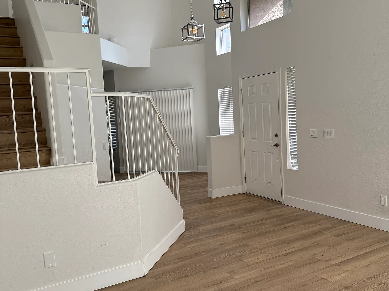 2 bed, 1203 sqft, $2,300 — Photo 3