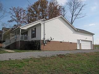 2nd image of 207 S Wood Ln