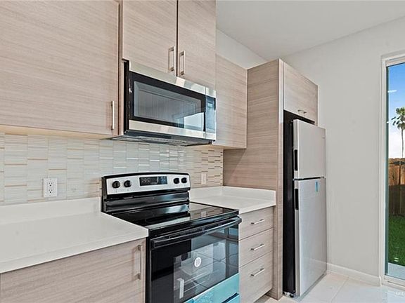 5th image of 3500 Vanessa Ln #2