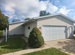 450 Red Spruce Ave, Baraboo, WI 53913