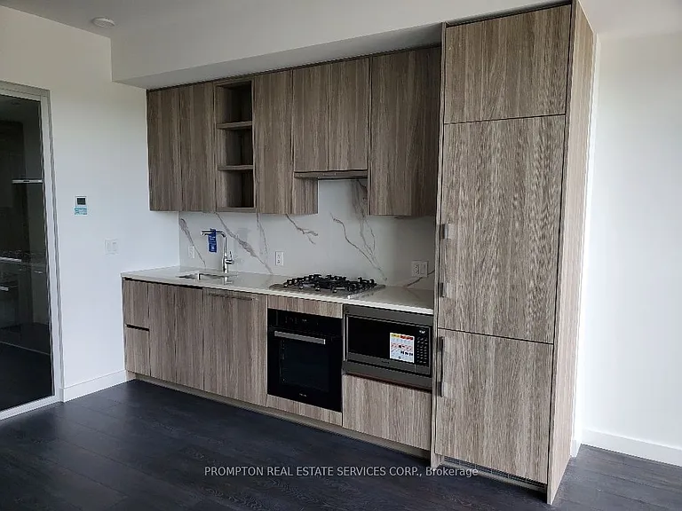 18 Esther Shiner Blvd #738 — Photo 4
