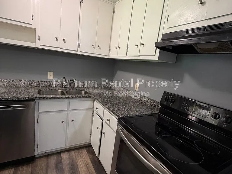 1512 Waverly Way #D3 — Photo 7