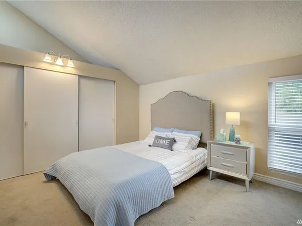6453 139th Pl NE APT 44, Redmond, WA 98052