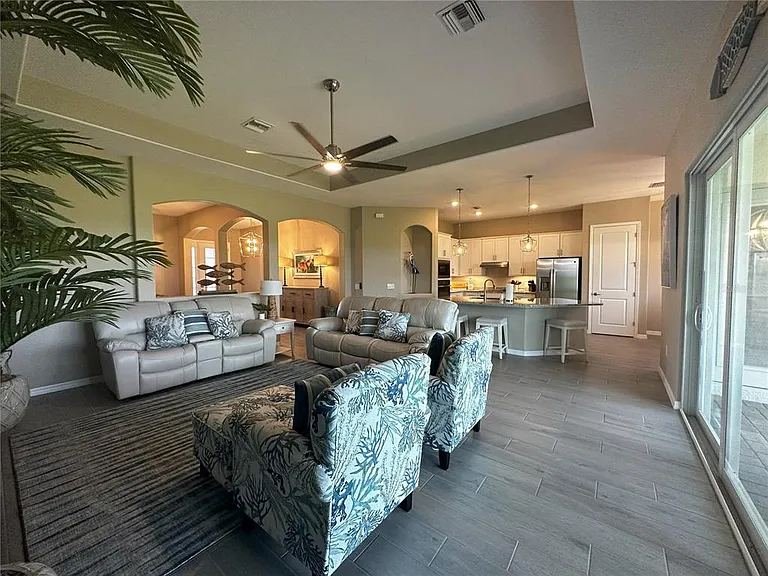 25115 Longmeadow Dr — Photo 12