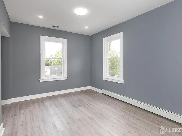 324 Harper Pl #2 — Photo 9