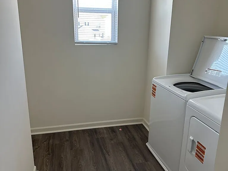 7024 Peppermill Way — Photo 4