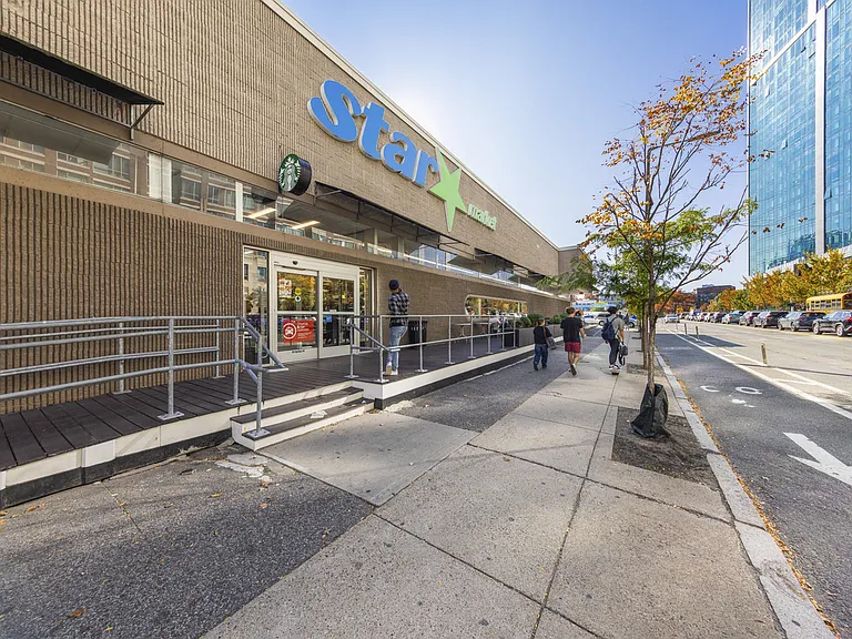 Pierce Boston — Photo 41