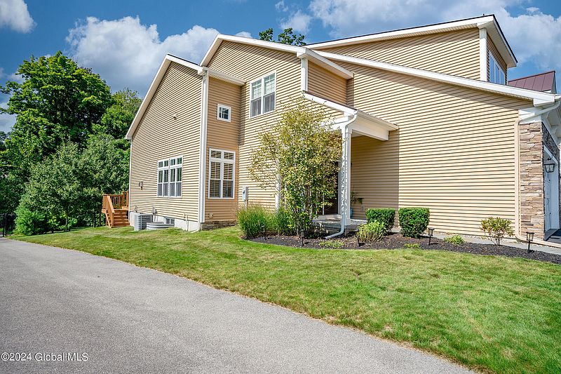2nd image of 21A Macoun Drive