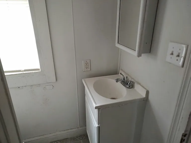 1618 W Kettelle St — Photo 11