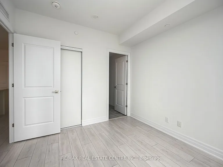 30 Elm Dr W #707 — Photo 36