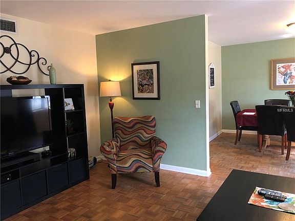 5th image of 2507 Lake Ellen Cir
