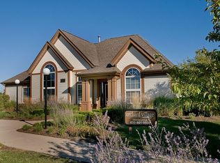 1250 W Indian Trl APT 4, Aurora, IL 60506