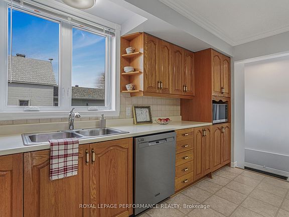 3rd image of 684 Principale St