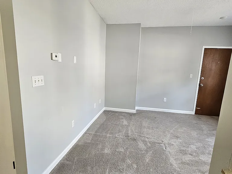 150 W Main St #4 — Photo 6
