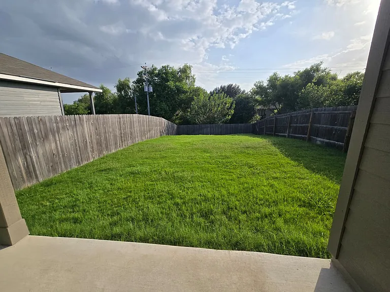 313 Caleb Ct — Photo 43
