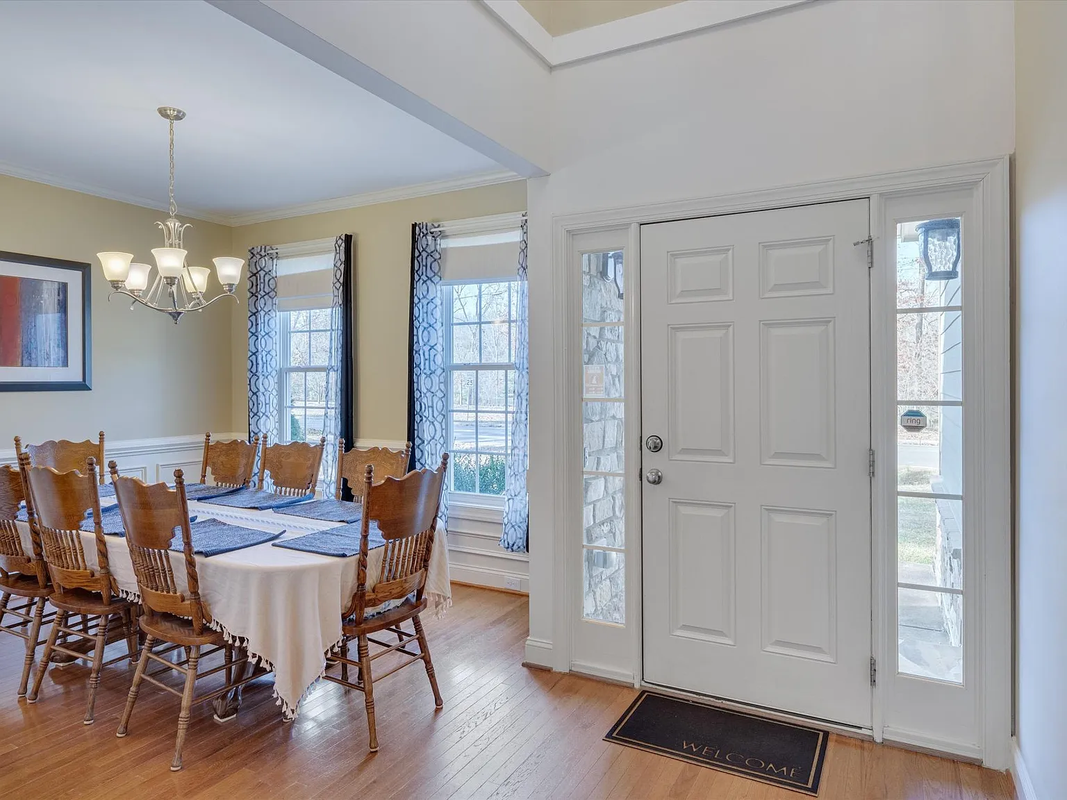 4 bed, 2.5 bath, 2225 sqft, $4,995 — Photo 4