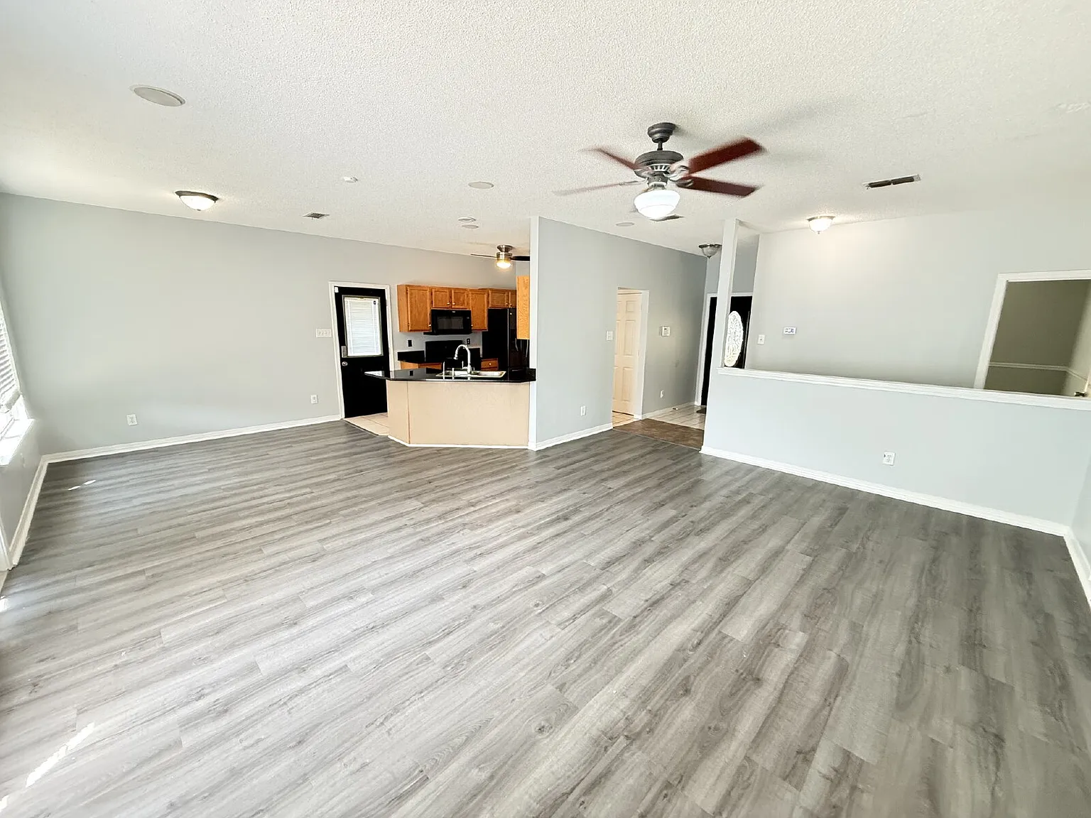 3 bed, 2.0 bath, $1,650 — Photo 3